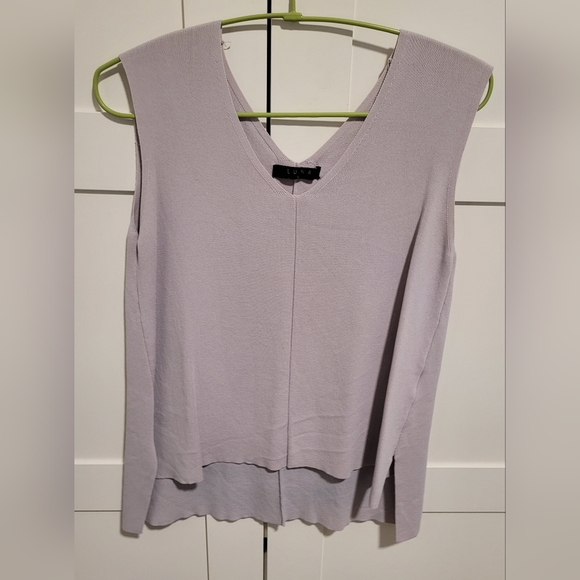 Sleeveless Top - Picture 1 of 4